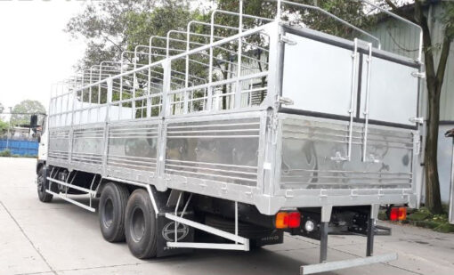 XE HINO 3 CHÂN FM8JW7A-U THÙNG BẠT BỬNG INOX 9.37M