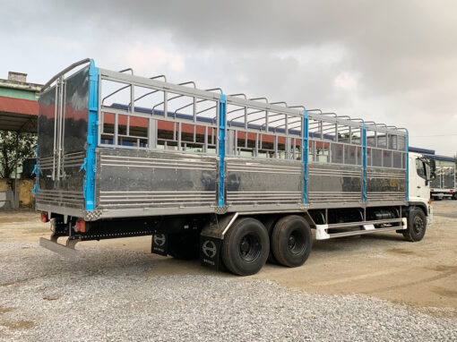 XE HINO 3 CHÂN FM8JW7A-U THÙNG BẠT BỬNG INOX 9.37M