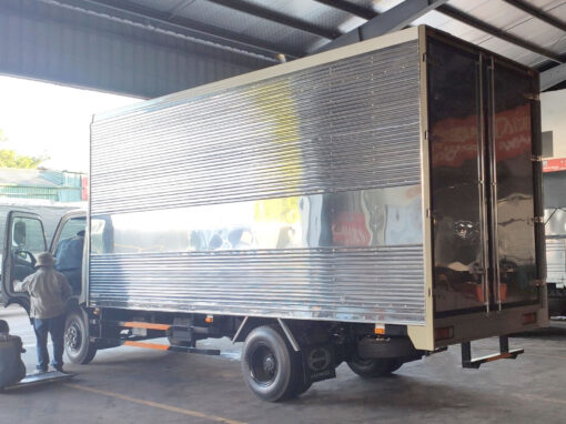 GIÁ XE HINO 3T5 ZU720L THÙNG CHỞ PALLET CAO 2.5M