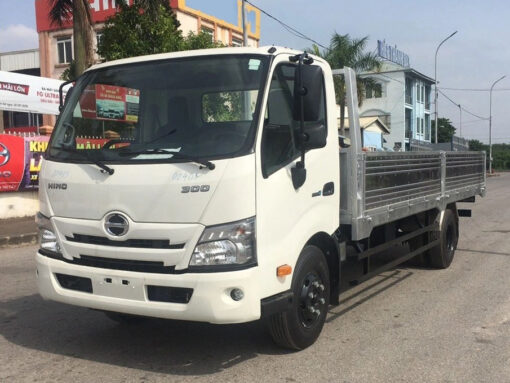 Xe Hino 3T5 XZU720L thùng lửng 5.2M