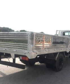 Xe Hino 3T5 XZU720L thùng lửng 5.2M