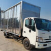 GIÁ XE HINO 5 TẤN XZU730L THÙNG CHỞ PALLET CAO 2.5M