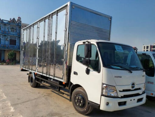 GIÁ XE HINO 5 TẤN XZU730L THÙNG CHỞ PALLET CAO 2.5M