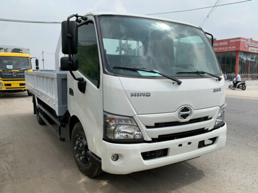 GIÁ XE HINO 5 TẤN XZU730L THÙNG LỬNG 5.8M
