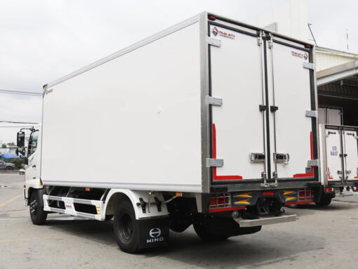 GIÁ XE HINO 6 TẤN 2 FC9JJTC THÙNG ĐÔNG LẠNH 5.6M