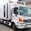 GIÁ XE HINO 6 TẤN 2 FC9JJTC THÙNG ĐÔNG LẠNH 5.6M