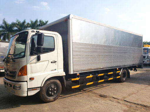 GIÁ XE HINO 6 TẤN FC9JJTC THÙNG KÍN INOX 5.6M