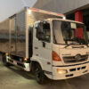 GIÁ XE HINO 6 TẤN FC9JJTC THÙNG KÍN INOX 5.6M