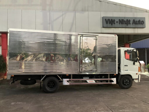 GIÁ XE HINO 6 TẤN FC9JJTC THÙNG KÍN INOX 5.6M