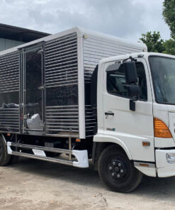 GIÁ XE HINO 6 TẤN FC9JJTC THÙNG KÍN INOX 5.6M