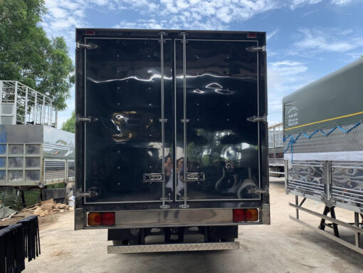 GIÁ XE HINO 6 TẤN FC9JJTC THÙNG KÍN INOX 5.6MGIÁ XE HINO 6 TẤN FC9JJTC THÙNG KÍN INOX 5.6M