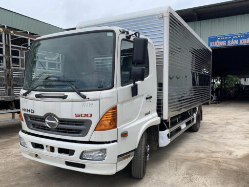 GIÁ XE HINO 6 TẤN FC9JJTC THÙNG KÍN INOX 5.6M