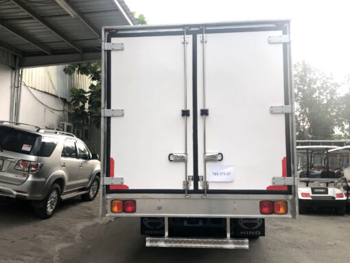 GIÁ XE HINO 6 TẤN 4 THÙNG KÍN COMPOSITE 6.58M
