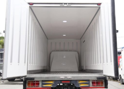 GIÁ XE HINO 6 TẤN 4 THÙNG KÍN COMPOSITE 6.58M