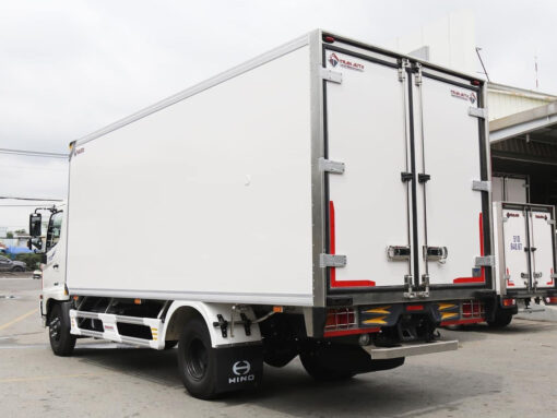 GIÁ XE HINO 6 TẤN 4 THÙNG KÍN COMPOSITE 6.58M