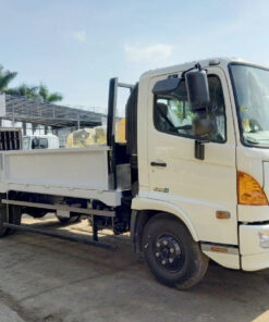 GIÁ XE HINO 6 TẤN 6 FC9JJTC THÙNG LỬNG 5.7M