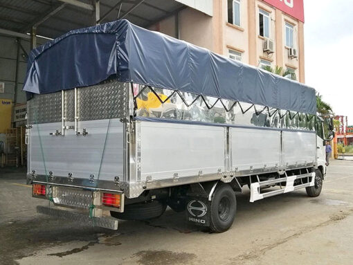 GIÁ XE HINO 6 TẤN 8 FC9JJTC THÙNG MUI BẠT 5.7M
