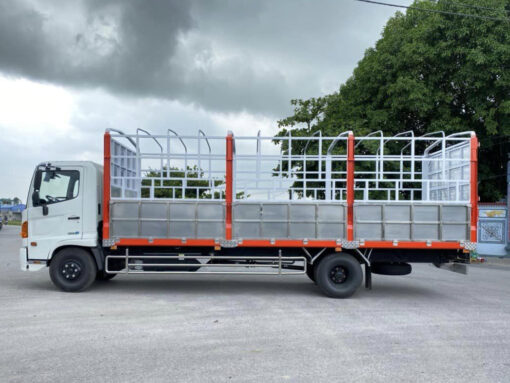 GIÁ XE HINO 6 TẤN 8 FC9JJTC THÙNG MUI BẠT 5.7M