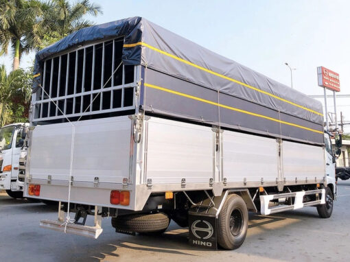 GIÁ XE HINO 6 TẤN 8 FC9JJTC THÙNG MUI BẠT 5.7M