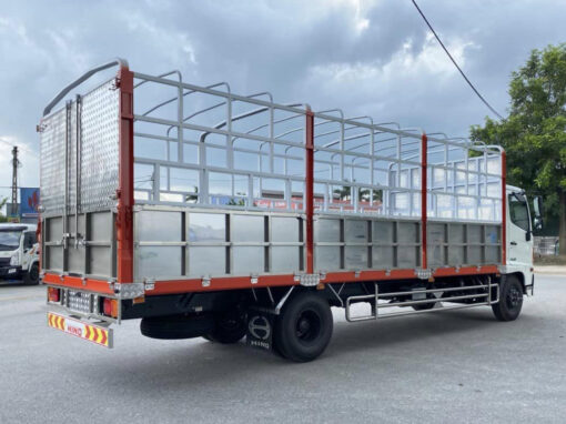 GIÁ XE HINO 6 TẤN 8 FC9JJTC THÙNG MUI BẠT 5.7M