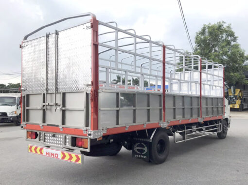 GIÁ XE HINO 6 TẤN 8 FC9JJTC THÙNG MUI BẠT 5.7M