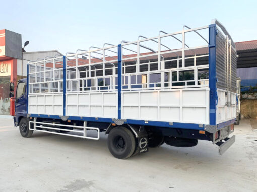 GIÁ XE HINO 6 TẤN 8 FC9JJTC THÙNG MUI BẠT 5.7M