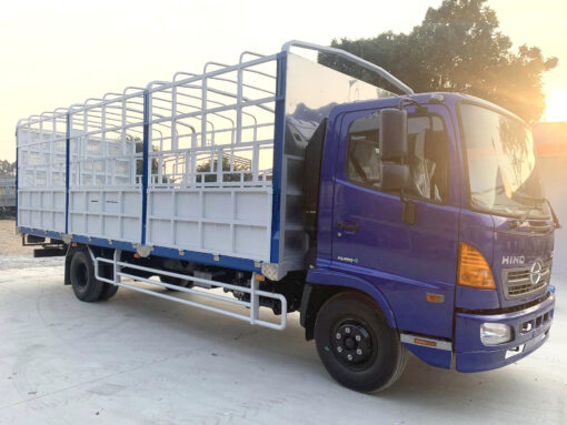 GIÁ XE HINO 6 TẤN 8 FC9JJTC THÙNG MUI BẠT 5.7M