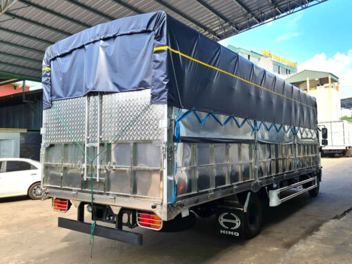 GIÁ XE HINO 6 TẤN 8 FC9JJTC THÙNG MUI BẠT 5.7M