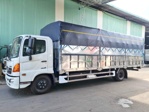 GIÁ XE HINO 6 TẤN 8 FC9JJTC THÙNG MUI BẠT 5.7M