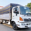 GIÁ XE HINO 6 TẤN 8 FC9JJTC THÙNG MUI BẠT 5.7M