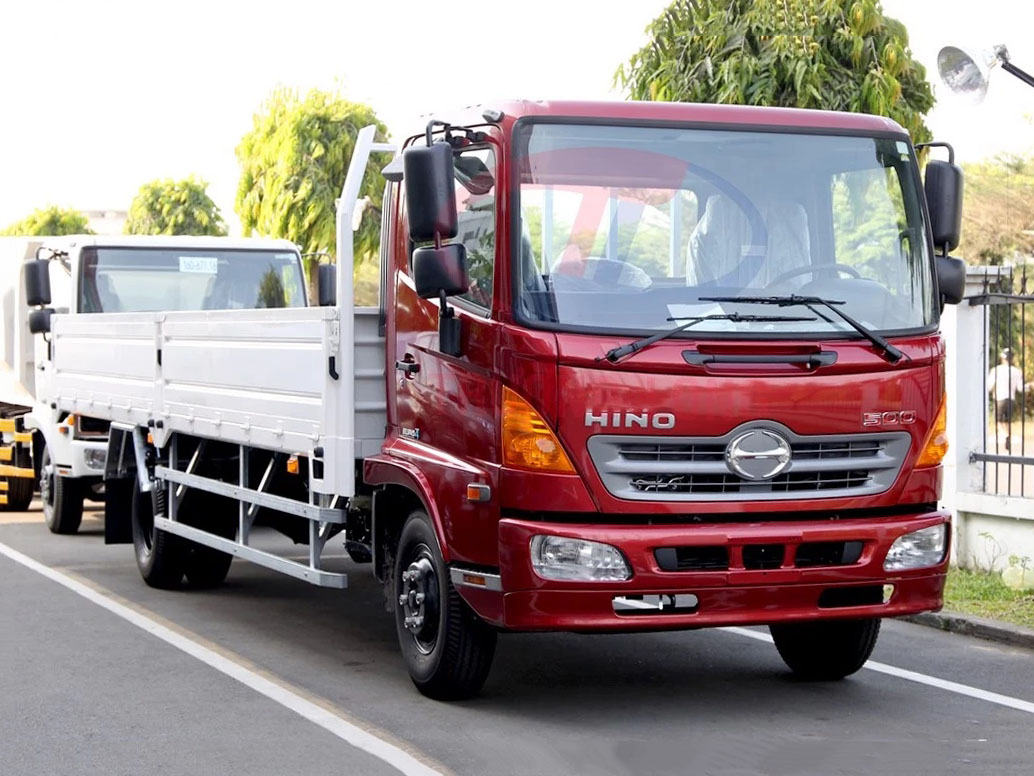 GIÁ XE HINO 6 TẤN 8 FC9JLT THÙNG LỬNG 6.8M