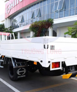 GIÁ XE HINO 6 TẤN 8 FC9JLT THÙNG LỬNG 6.8M