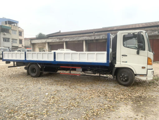GIÁ XE HINO 6 TẤN 8 FC9JLT THÙNG LỬNG 6.8M