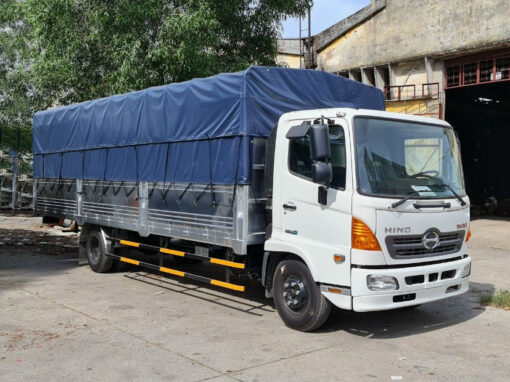 XE HINO 6 TẤN FC9JJTC THÙNG BẠT BỬNG NÂNG 5.6M