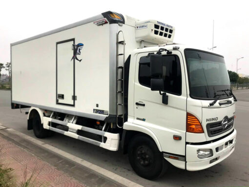 GIÁ XE HINO 6 TẤN FC9JJTC THÙNG ĐÔNG LẠNH 5.57M
