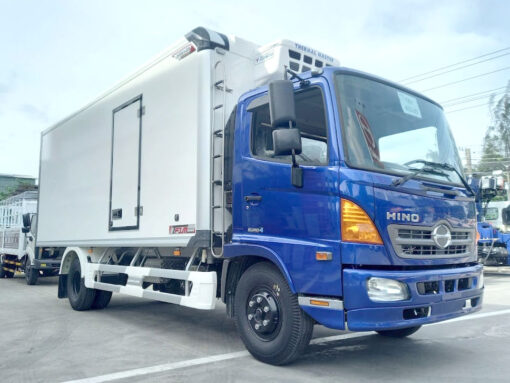 GIÁ XE HINO 6 TẤN FC9JJTC THÙNG ĐÔNG LẠNH 5.57M
