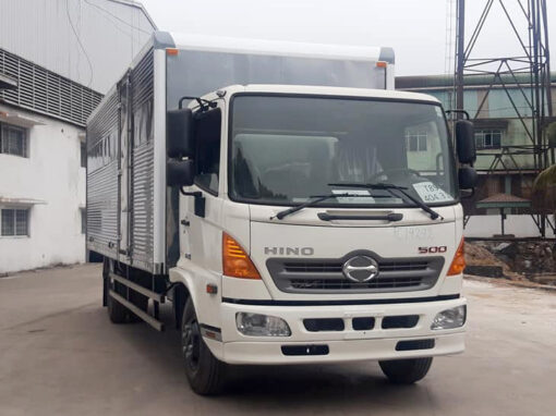 GIÁ XE HINO 6 TẤN FC9JJTC THÙNG KÍN BỬNG NÂNG 5.53M