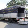 XE HINO 6 TẤN FC9JLTC THÙNG BẠT BỬNG NÂNG 6.42M