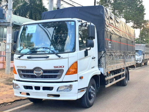 XE HINO 6 TẤN FC9JLTC THÙNG BẠT BỬNG NÂNG 6.42M