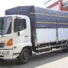 XE HINO 6 TẤN FC9JLTC THÙNG BẠT BỬNG NÂNG 6.42M