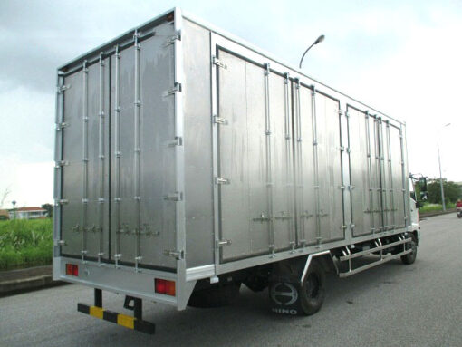 GIÁ XE HINO 6 TẤN FC9JLTC THÙNG CHỞ PALLET 6.78M