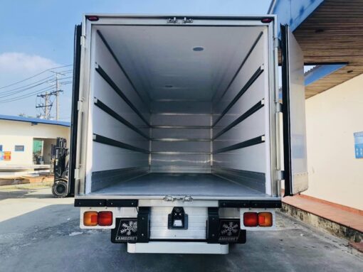 XE HINO 6 TẤN FC9JLTC THÙNG ĐỘNG LẠNH BỬNG NÂNG 6.4M
