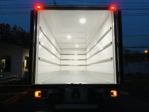 XE HINO 6 TẤN FC9JLTC THÙNG ĐỘNG LẠNH BỬNG NÂNG 6.4M