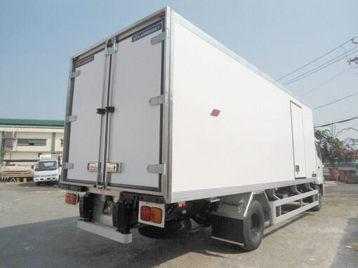 XE HINO 6 TẤN FC9JLTC THÙNG ĐỘNG LẠNH BỬNG NÂNG 6.4M