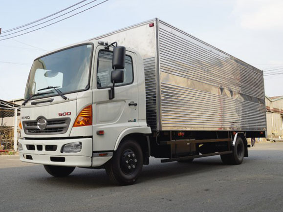 GIÁ XE HINO 6 TẤN FC9JLTC THÙNG KÍN BỬNG NÂNG 6.3M