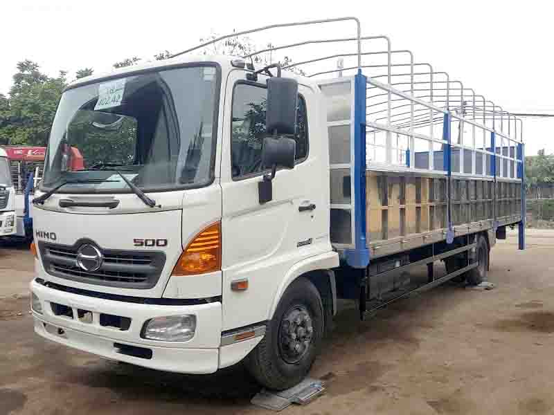 XE HINO 6 TẤN FC9JNTC THÙNG BẠT BỬNG NÂNG 7.3M