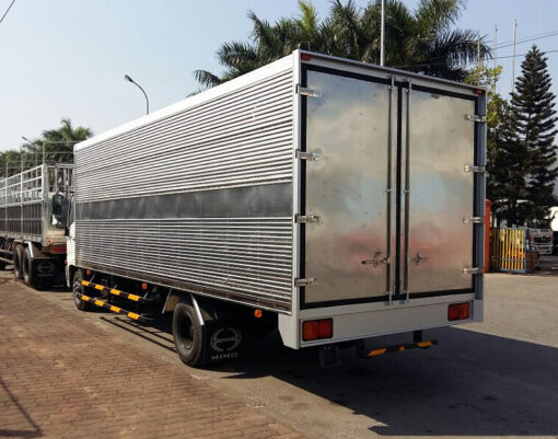GIÁ XE HINO 6 TẤN FC9JNTC THÙNG KÍN INOX 7.2M