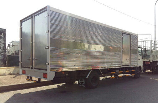 GIÁ XE HINO 6 TẤN FC9JNTC THÙNG KÍN INOX 7.2M