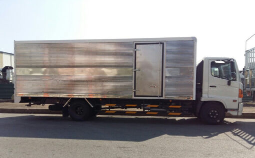 GIÁ XE HINO 6 TẤN FC9JNTC THÙNG KÍN INOX 7.2M
