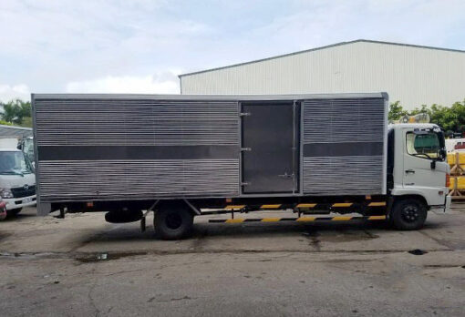 GIÁ XE HINO 6 TẤN FC9JNTC THÙNG KÍN INOX 7.2M